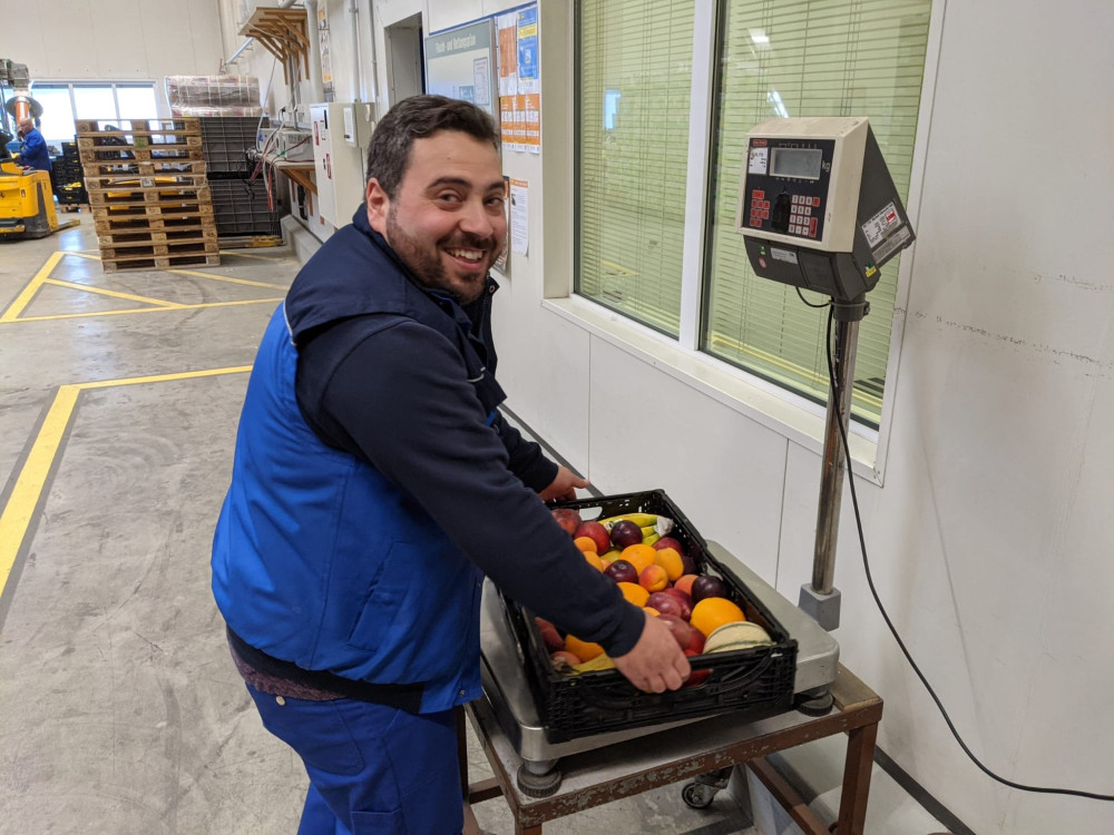 Sommerfrüchte für die Mitarbeitenden am Standort Frick 🍌🍊